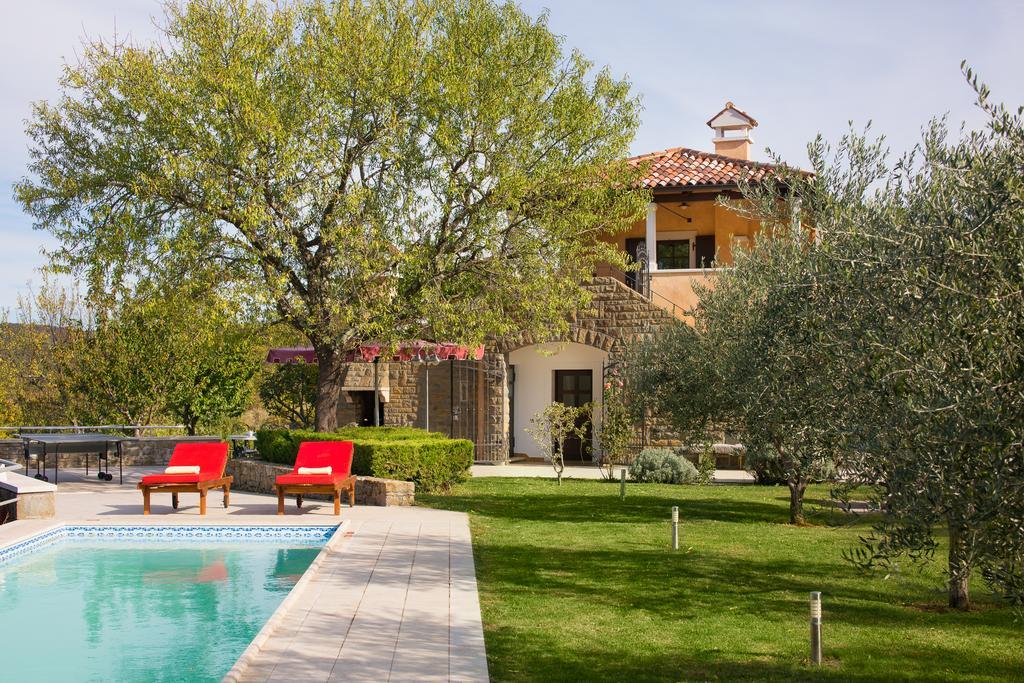Villa Momiano With Private Pool Momjan Екстер'єр фото