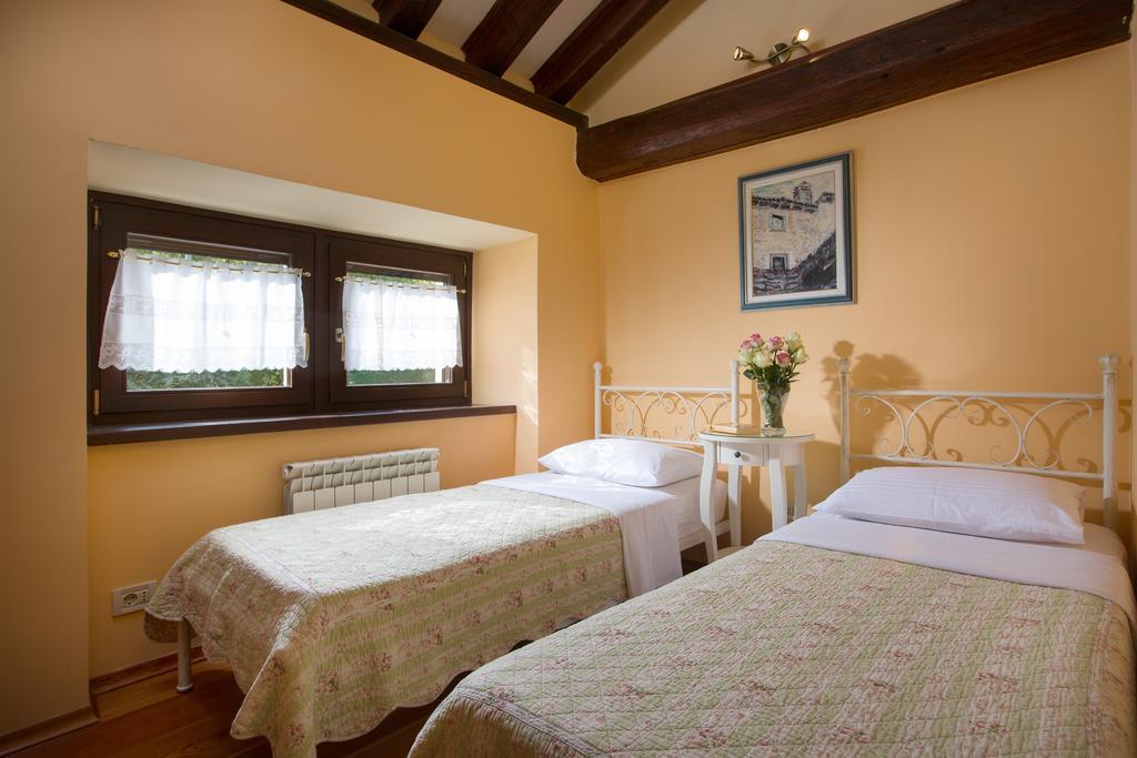 Villa Momiano With Private Pool Momjan Екстер'єр фото